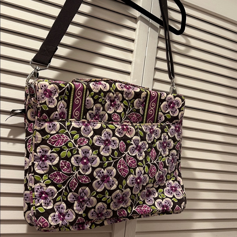 Vera Bradley, vintage business/valise type. Comes with a detachable strap - Picture 6 of 16